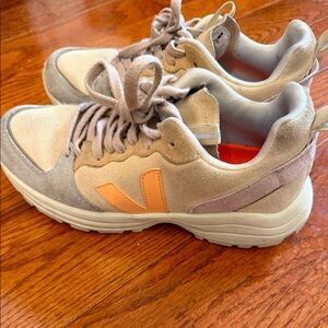 Veja Venturi suede sneakers EU 39/US 8 shoes